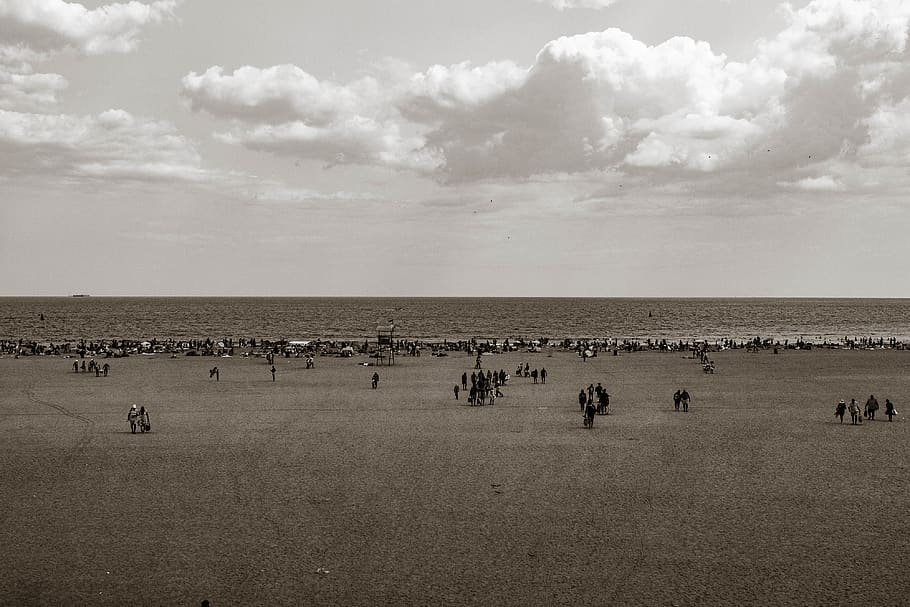 beach, vintage, monochrome, cloud - sky, crowd, land, group of people HD wallpaper