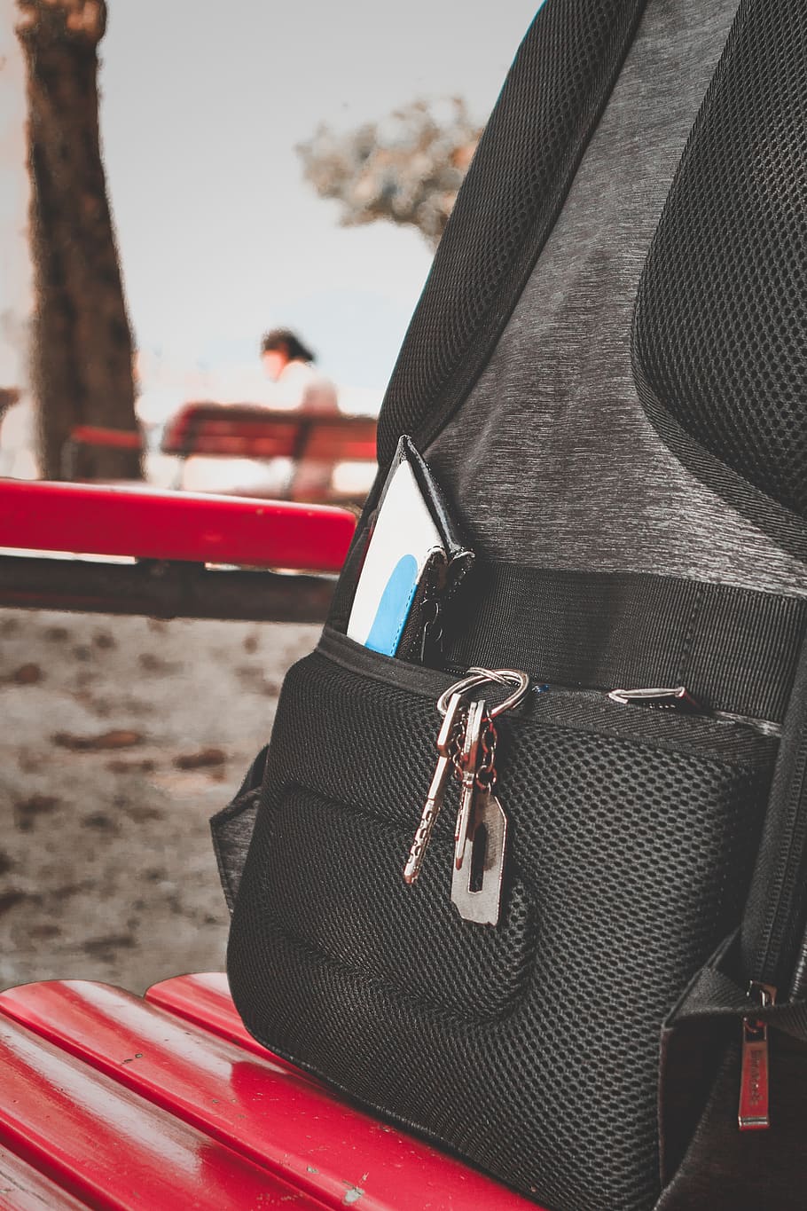 Keys in Bag, backpack, colors, daylight, environment, fair weather HD wallpaper
