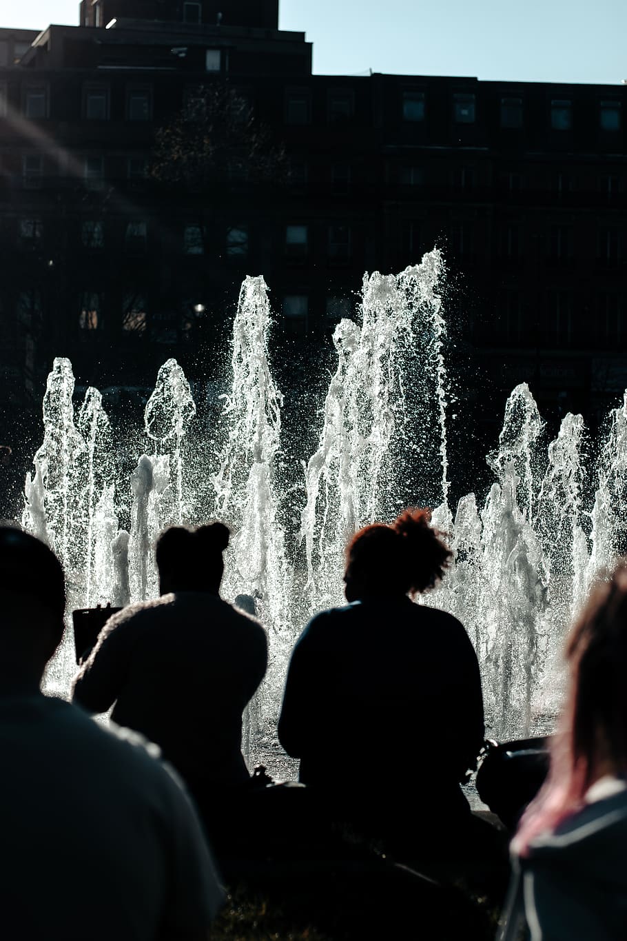 water fountain \, architecture, motion, group of people, splashing HD wallpaper