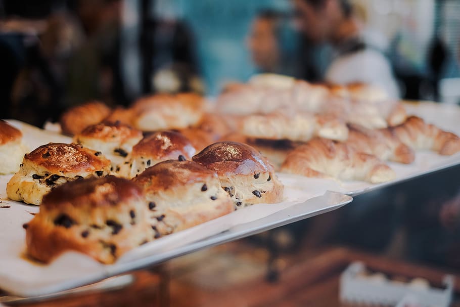 pastry on tray, food, bread, pizza, person, human, bun, dessert HD wallpaper