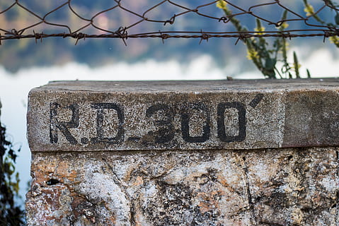 rust, word, handrail, banister, symbol, wall, logo, trademark HD wallpaper