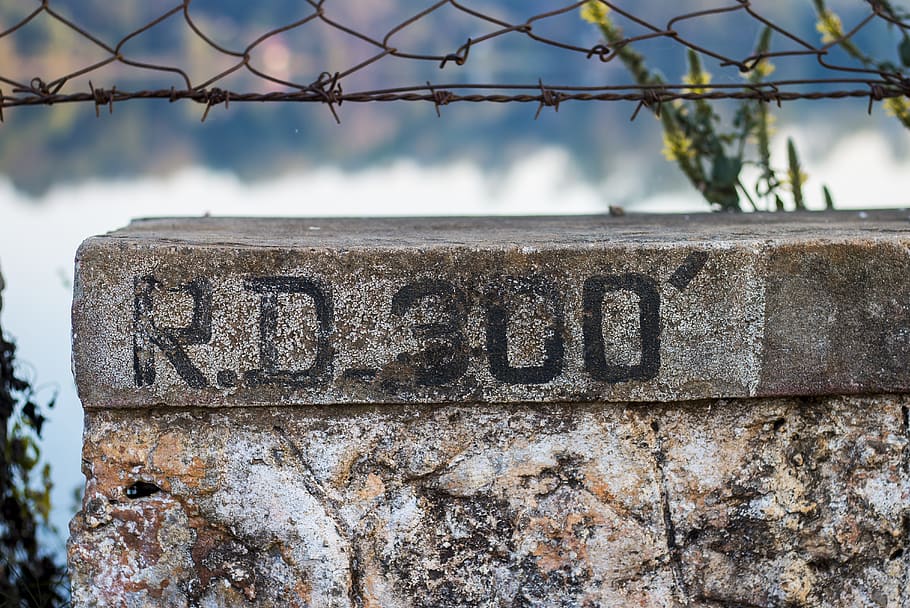 rust, word, handrail, banister, symbol, wall, logo, trademark HD wallpaper