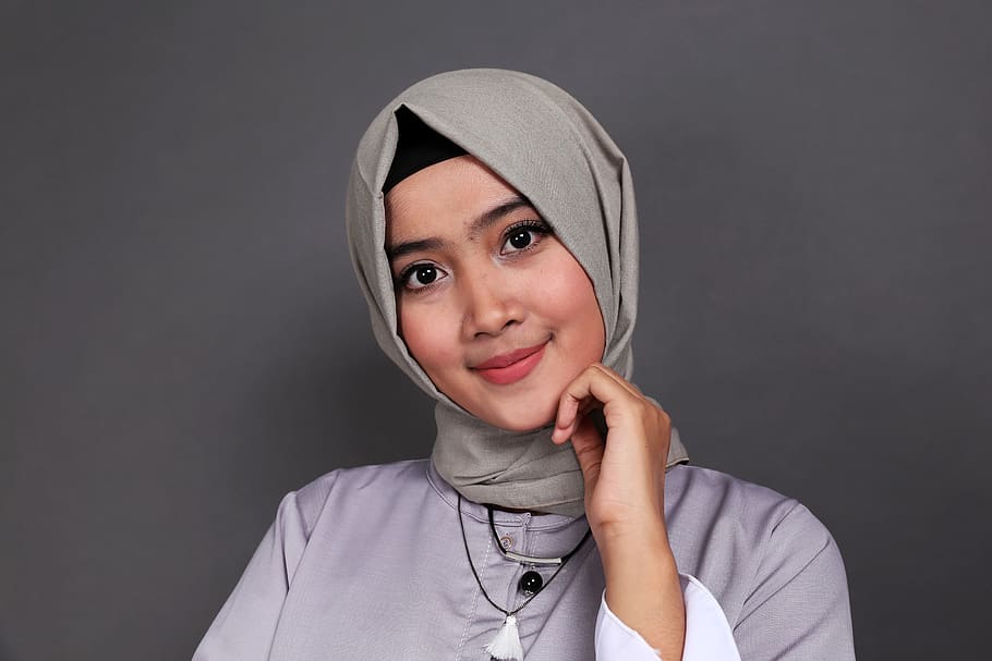 Woman in Gray Hijab in Gray Background, beautiful, beautiful woman, HD wallpaper