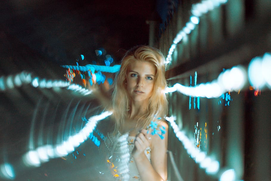 HD wallpaper: Woman Taking Selfie Near Fence, blond hair, blur, blurred  background | Wallpaper Flare