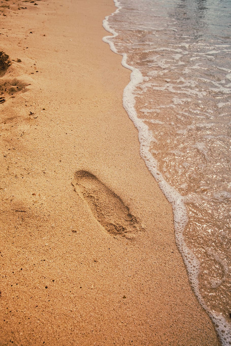 beach, sand, footprint, water, bubbles, ocean, sea, sandy, land, HD wallpaper