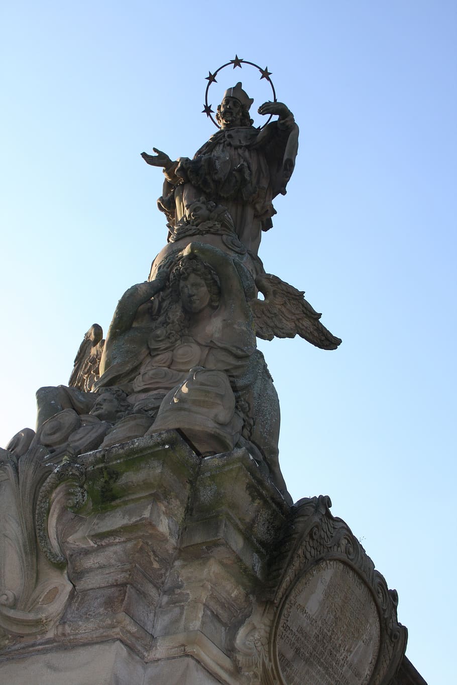 statue, wreath, landmark, monument, sculpture, human representation, HD wallpaper