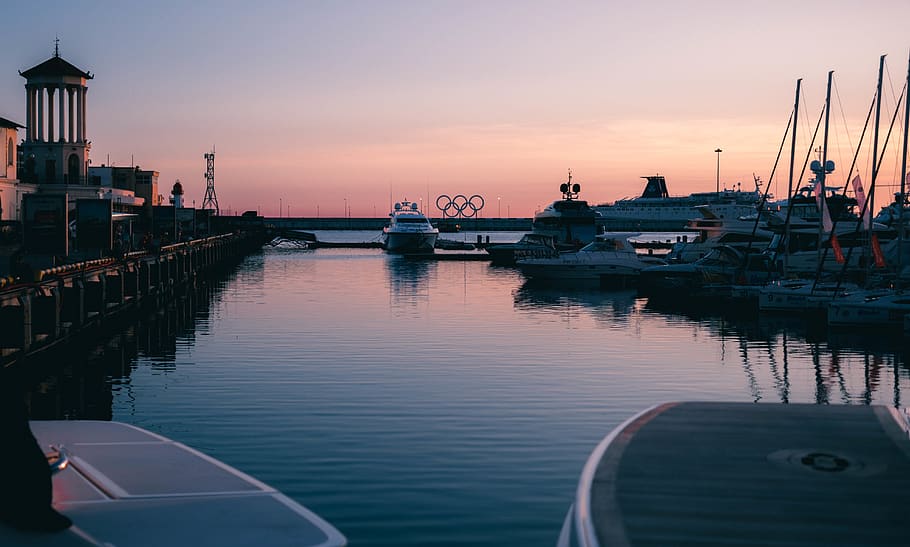 Port With Yacht, boat, boats, bridge, city, dawn, dock, evening, HD wallpaper