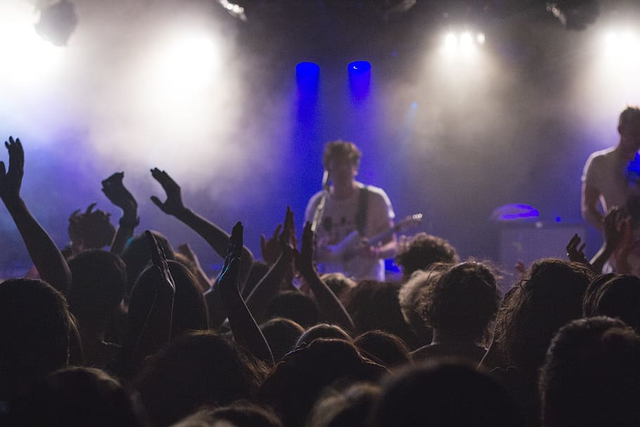 man playing guitar, person, crowd, people, human, concert, music HD wallpaper