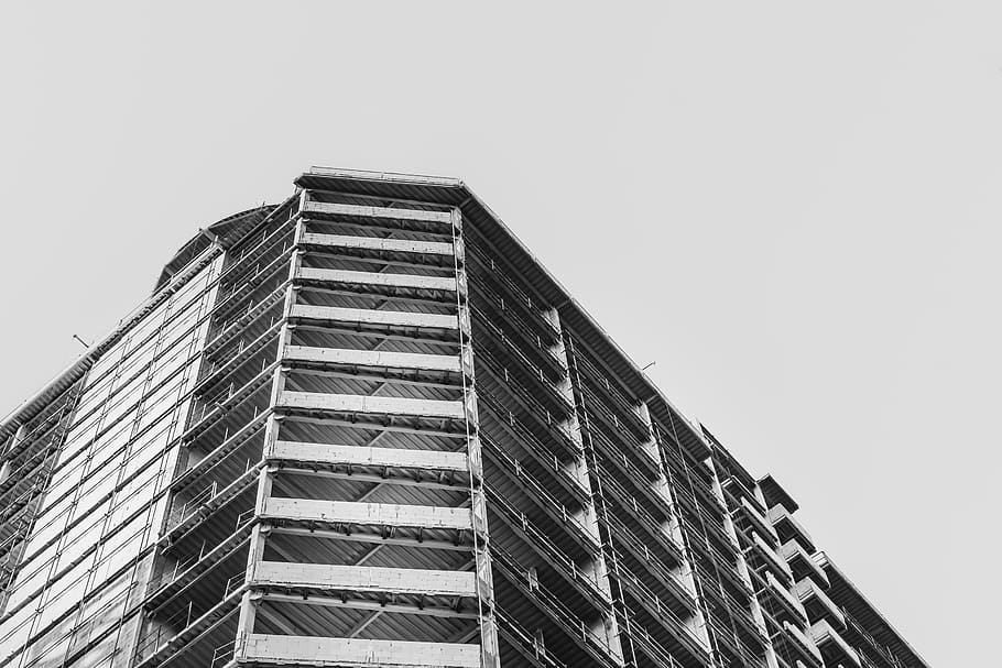 low-angle grayscale photography of concrete building during daytime, HD wallpaper