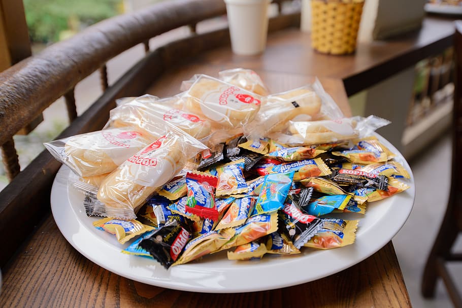 candy, pie, food, plate, table, food and drink, still life HD wallpaper