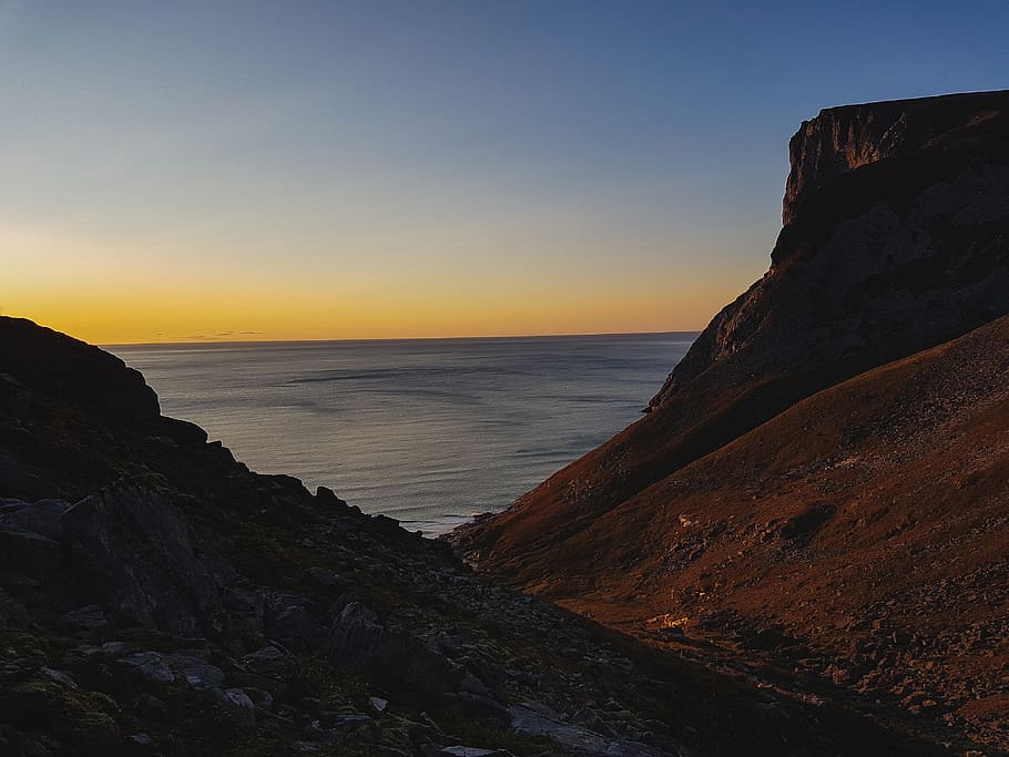 brown cliffs near ocean, nature, promontory, outdoors, lofoten HD wallpaper