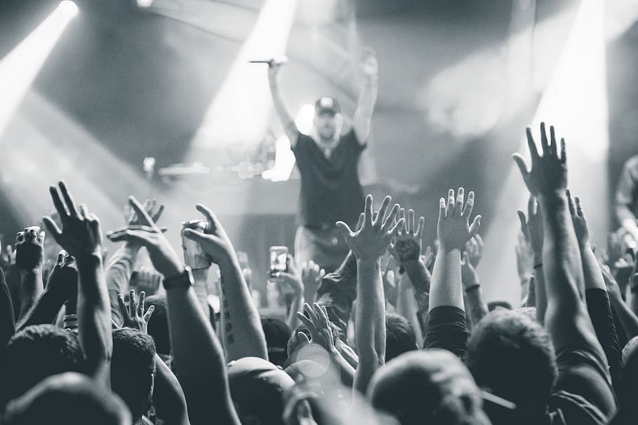 people raising hands, performance, group of people, crowd, music HD wallpaper