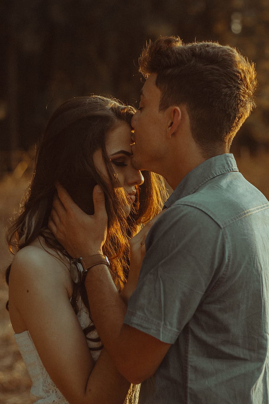 Best 100 Kiss Pictures  Images HD  Download Free Photos on Unsplash