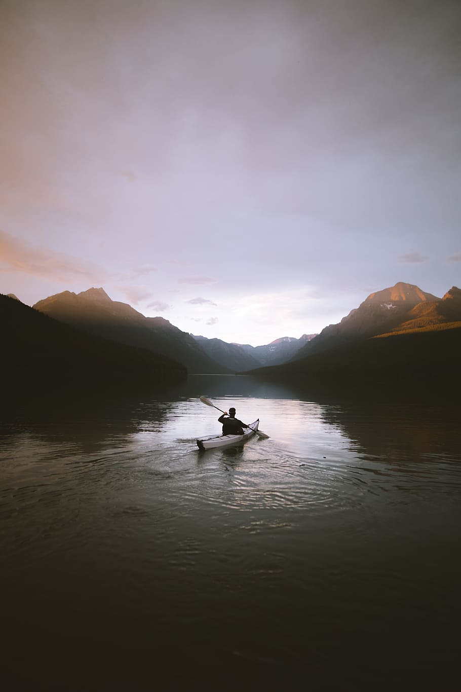 man paddling on boat on body of water, mountain, peak, sky, cloud HD wallpaper