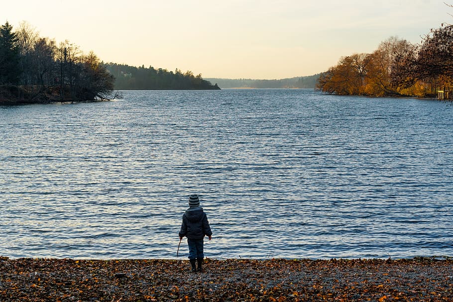 boy, alone, future, walking, forward, strong, looking, into HD wallpaper