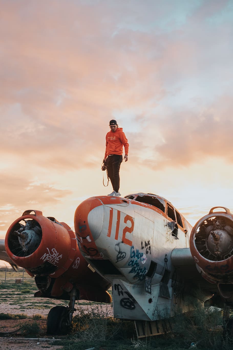 man stand on wrecked plane, human, person, people, machine, clothing HD wallpaper
