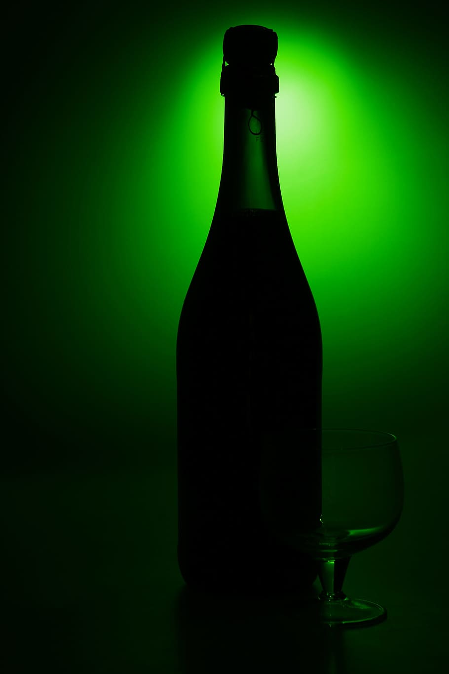 bottle, champagne, drink, effect, light, nobody, objects, shot, HD wallpaper