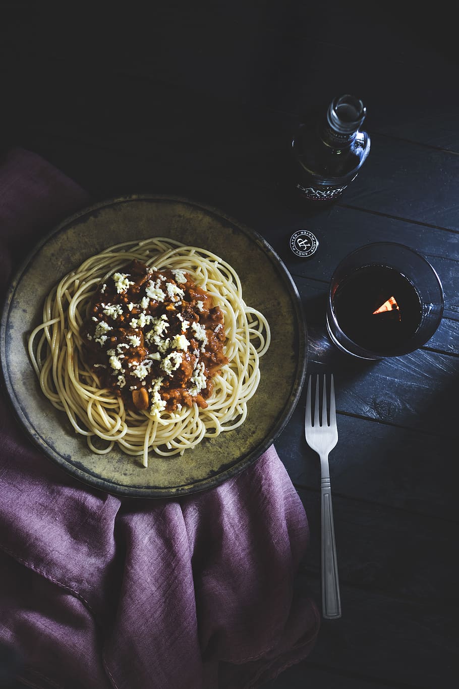 cooked pasta dish on round brown ceramic plate, spaghetti, meatball, HD wallpaper