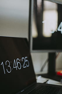 laptop displaying 13:46:25, brightness, clock, co-working, desktop HD wallpaper