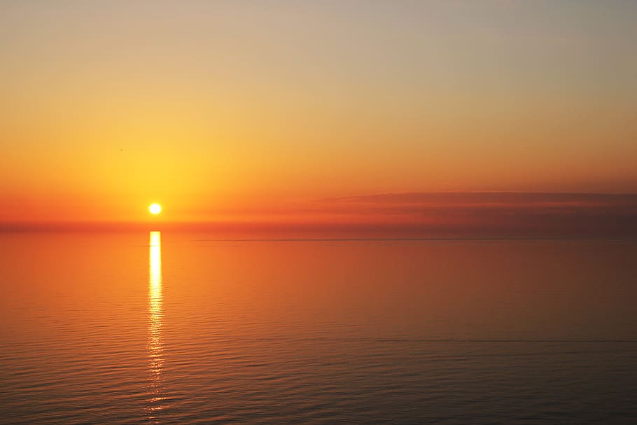 Calm Body of Water during Sunset, backlit, beach, beautiful, dawn HD wallpaper