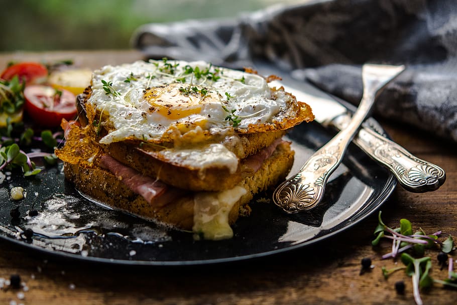 sunny side-up egg and bread on plate, food, food and drink, ready-to-eat HD wallpaper