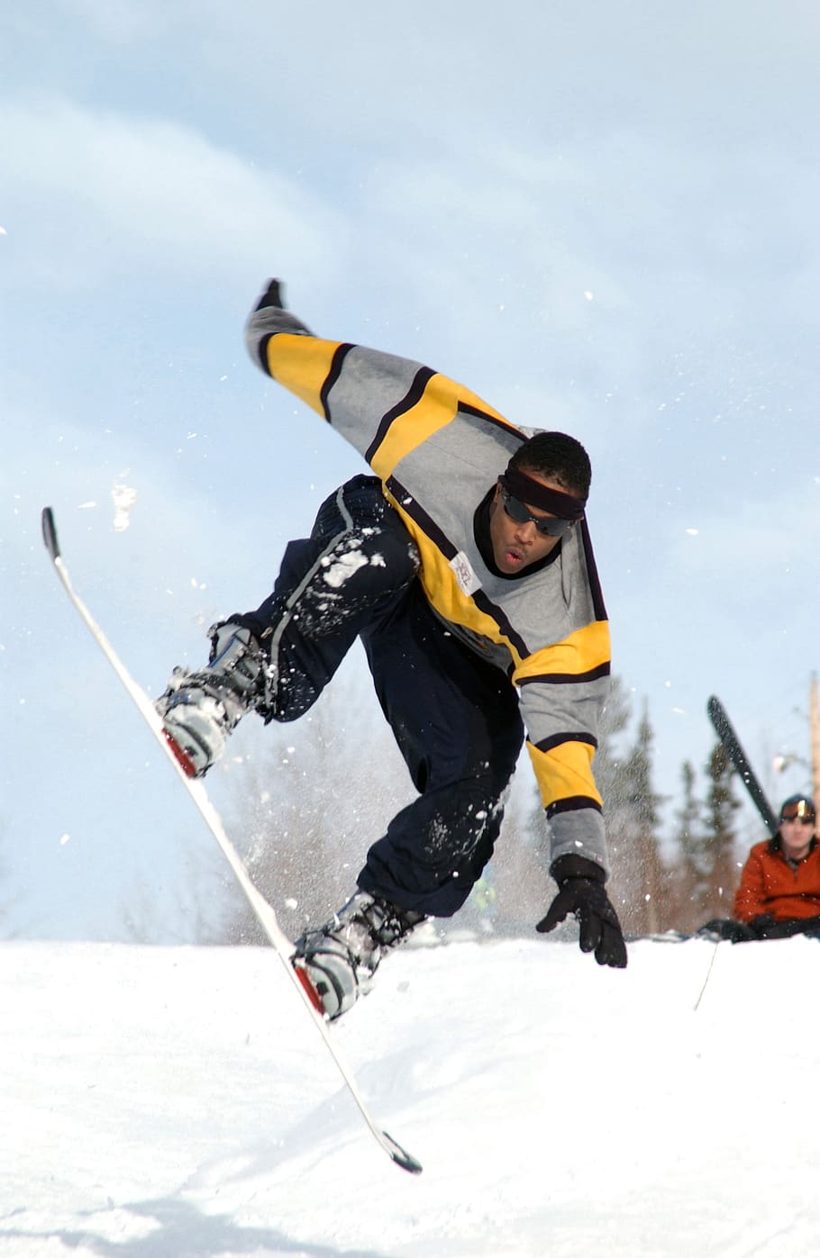 Man Riding a White Snowboard during Daytime, action, adventure HD wallpaper