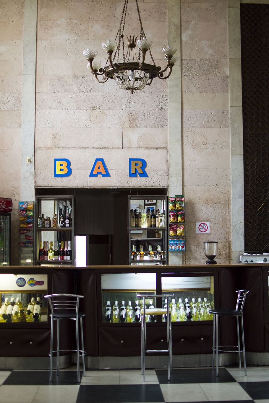 moldova, chisinau, classic, vintage, bar, drinks, hotel, indoors, HD wallpaper