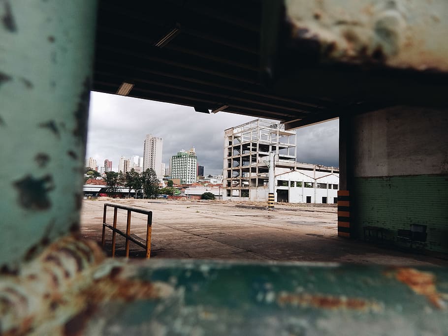 White Concrete Building, abandoned, architecture, city, construction HD wallpaper