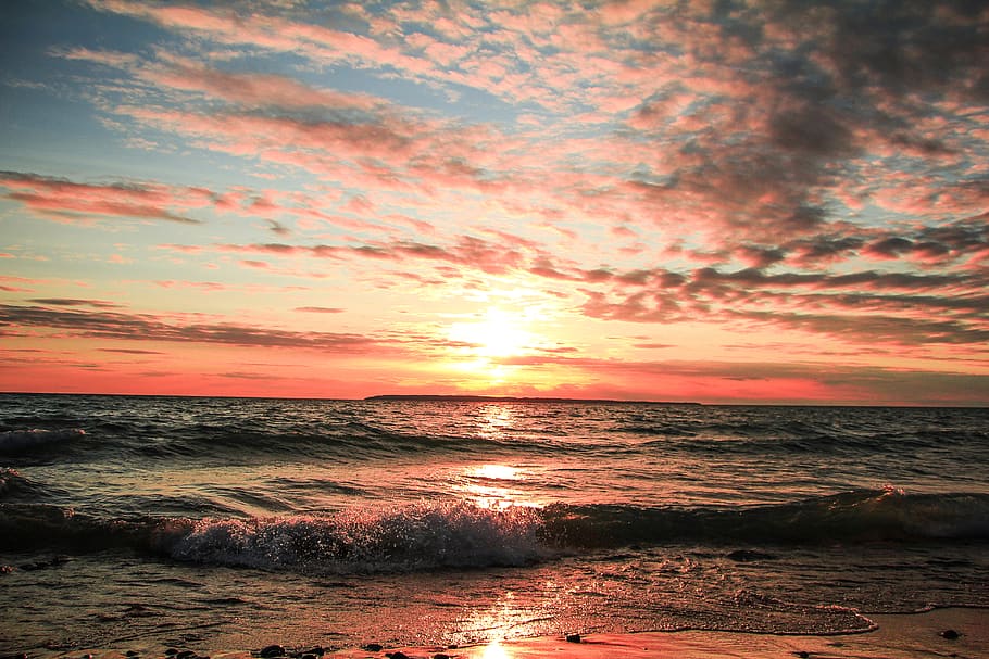 Seashore during Golden Hour, beach, beauty, clouds, dawn, dramatic HD wallpaper