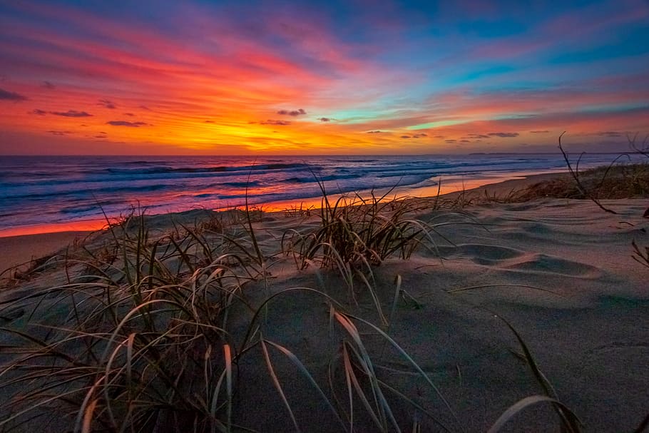 photograph of sea during golden hour, beach, shore, coast, sunset HD wallpaper