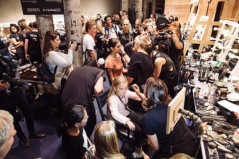 showtime, chaos, crowded, busy, behind the scenes, backstage HD wallpaper