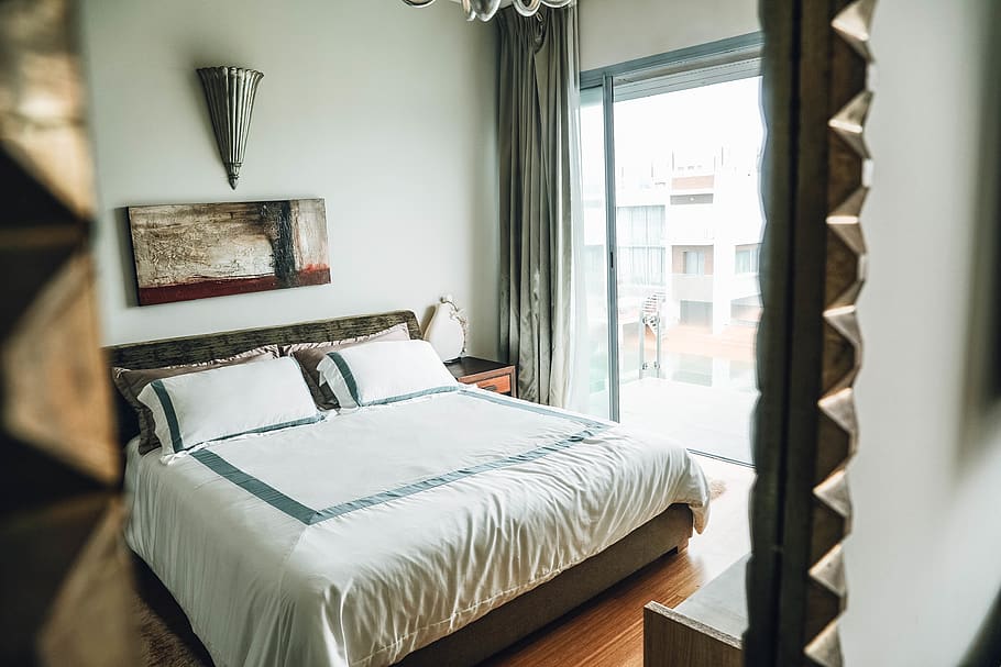 Well-lit Bedroom, bedsheet, contemporary, curtain, daylight, floor, HD wallpaper