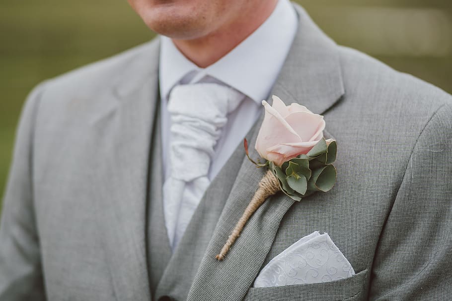 man wearing gray blazer, men, midsection, holding, well-dressed HD wallpaper