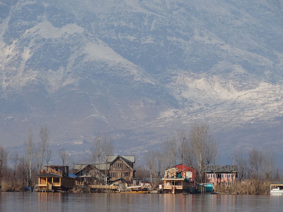 Places to Visit in Srinagar: Valley: The City of Serene Lakes