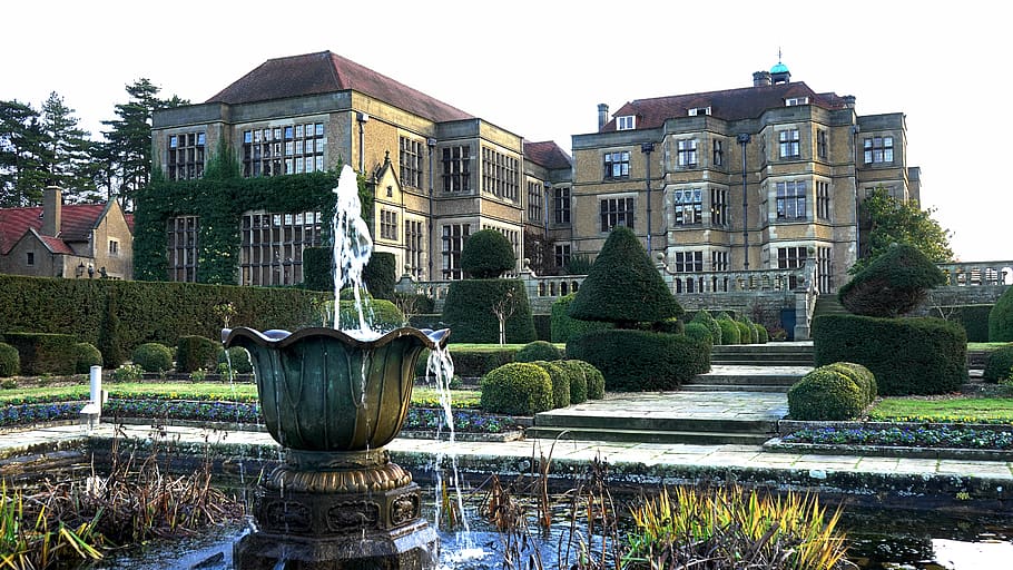 Outdoor Fountain, architecture, bricks, buildings, bushes, castle HD wallpaper