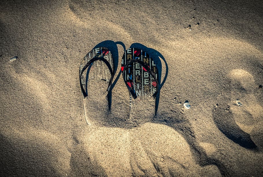 flip flops, sand, beach, vacations, summer, sandals, leisure HD wallpaper