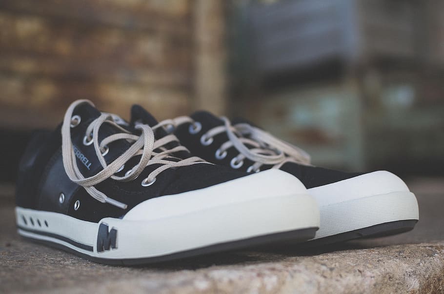 Pair of Black Low-top Sneakers, blur, branded, classic, close-up HD wallpaper