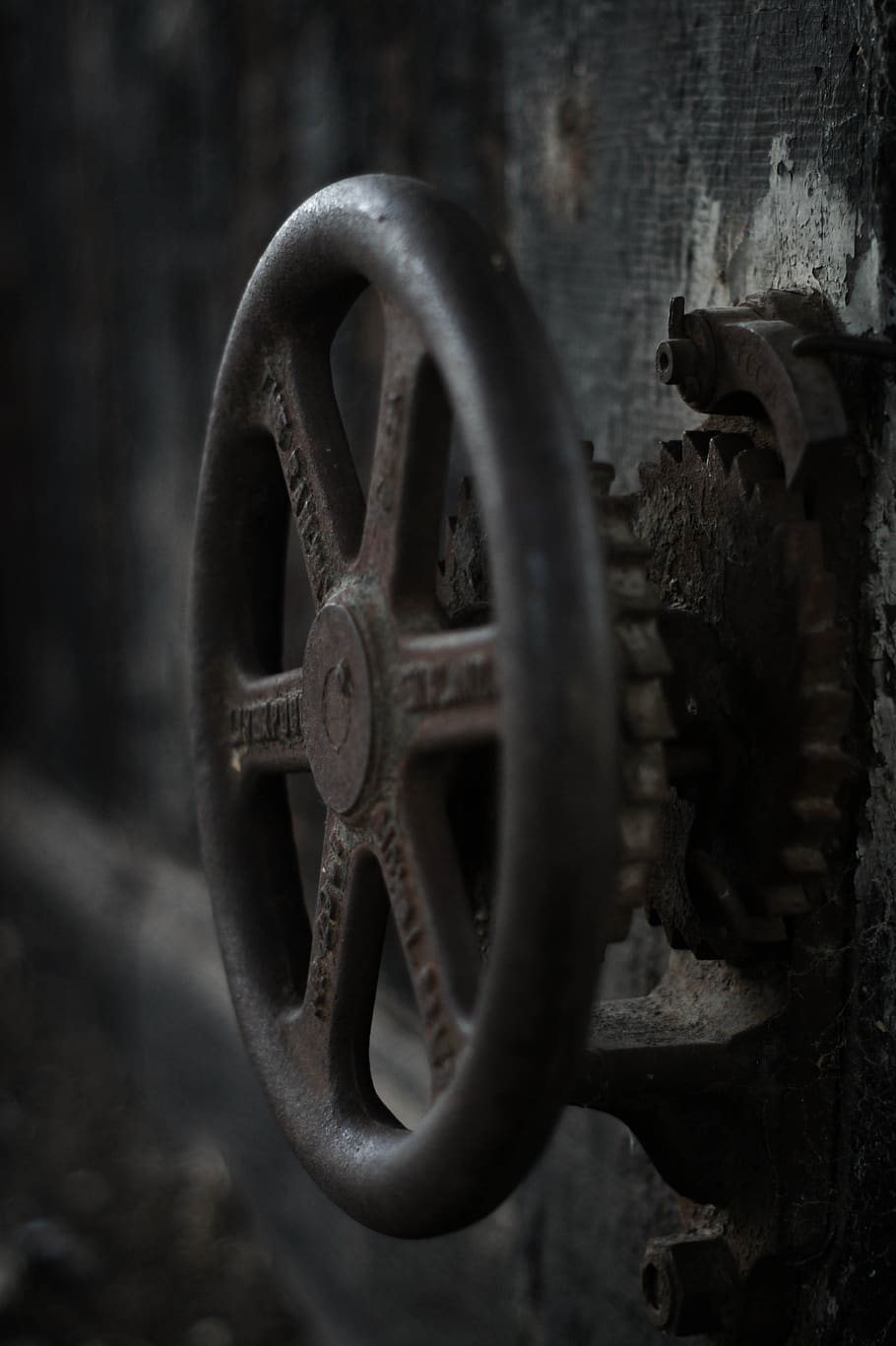 train, crank, handle, machine, mechanics, wheel, steel, machinery HD wallpaper
