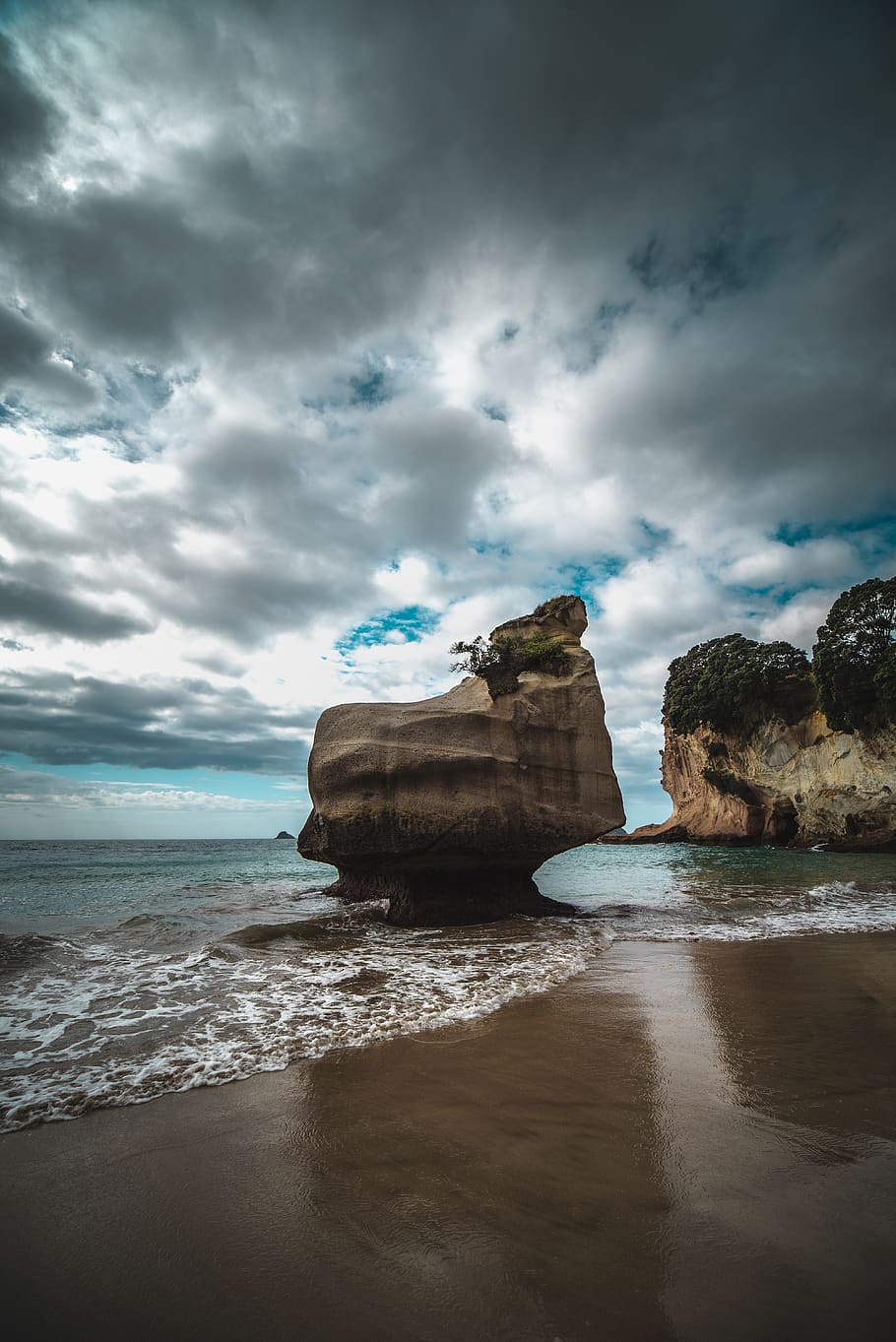 rock formation on seahore, beach, ocean, nature, water, new zealand HD wallpaper