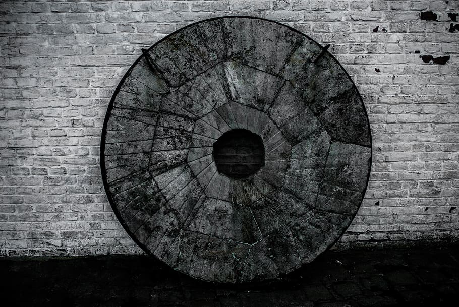 wheel, circle, geometric shape, no people, old, wall - building feature HD wallpaper