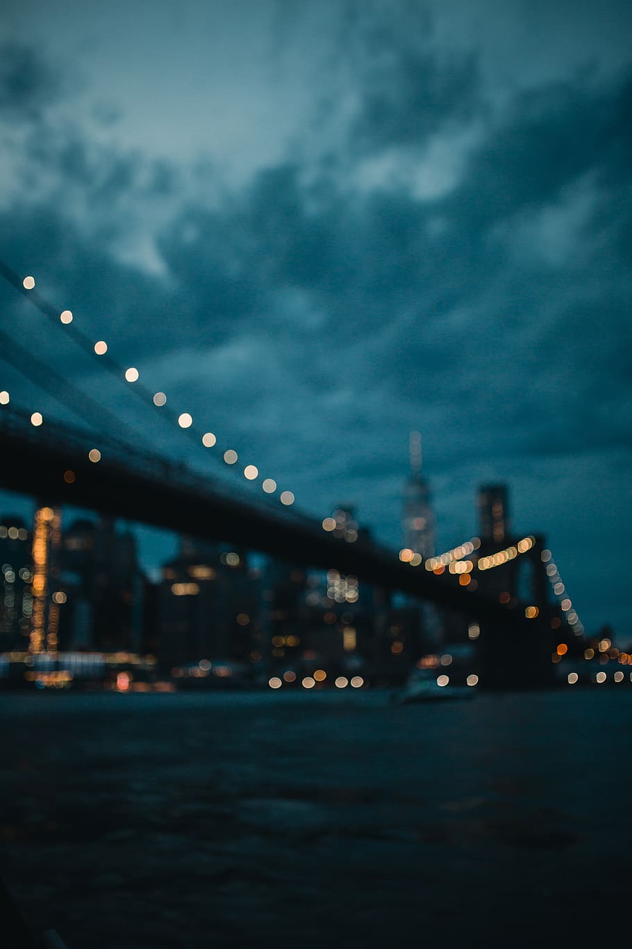 Brooklyn Bridge, architecture, blurred, blurry, buildings, city, HD wallpaper