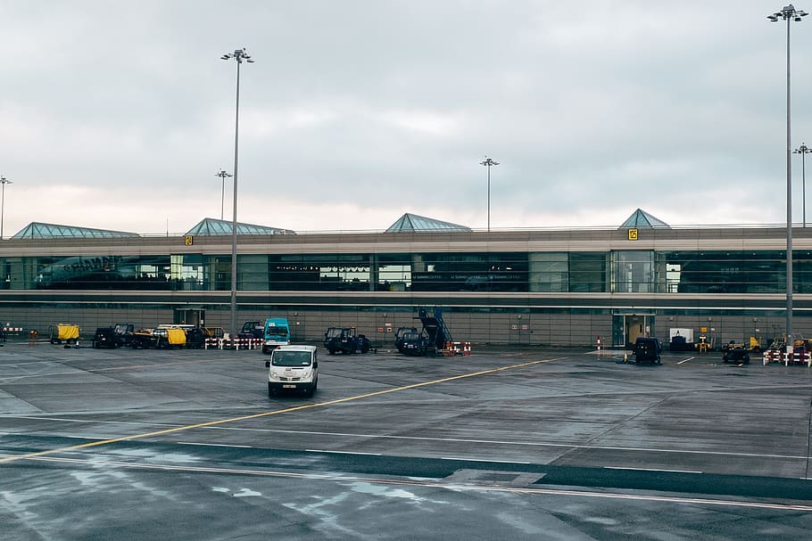 Аэропорт Ирландии. Аэропорт Дублин. Дублинский аэропорт терминал 2. Ирландия фото аэропорт. Terminal building