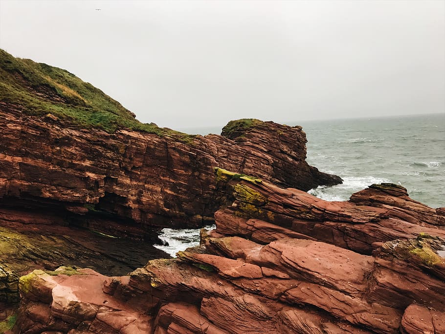 rocks, mountain, hill, grass, water, sea, sky, clouds, scotland HD wallpaper