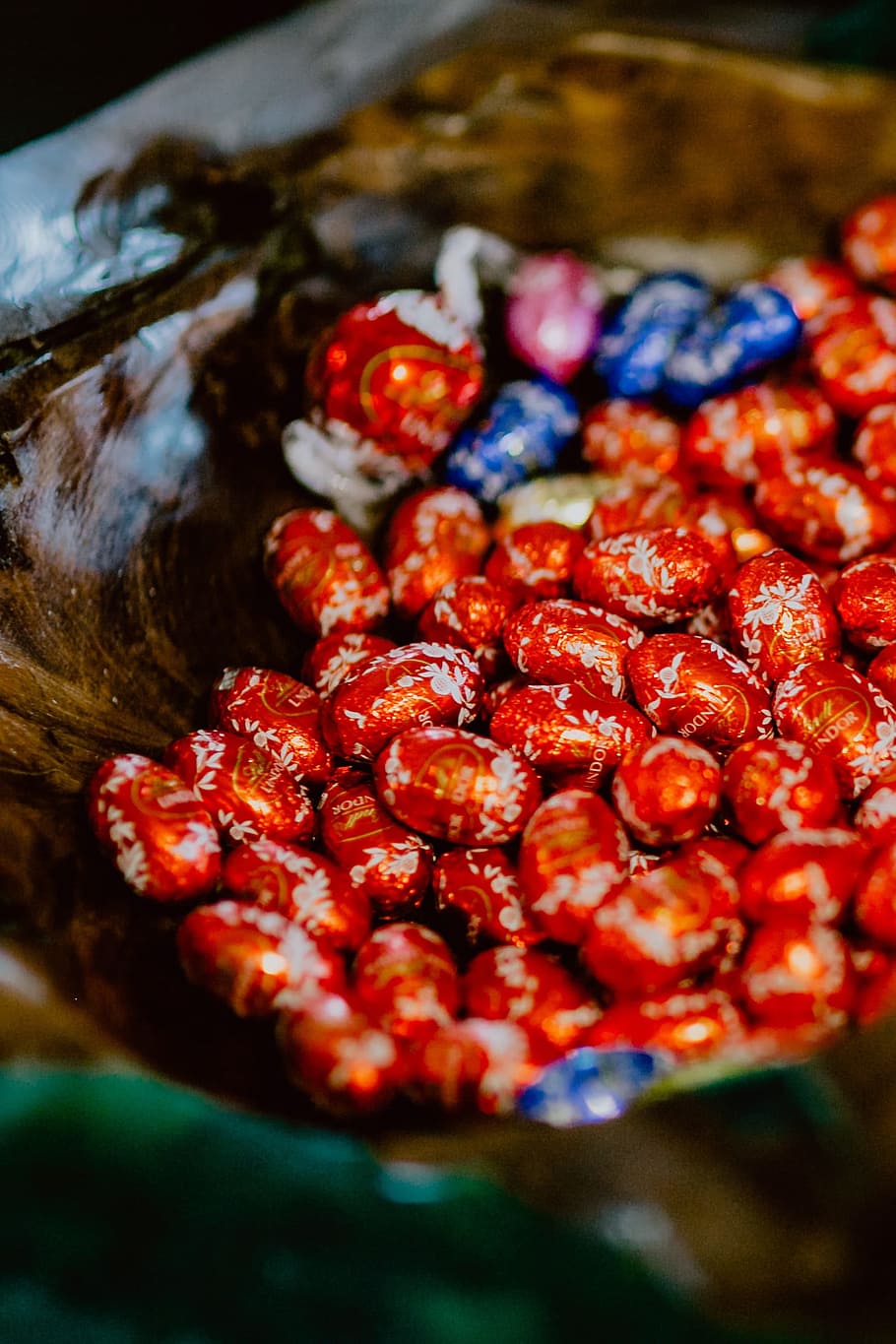 Solid Milk Chocolate Foil Easter Eggs, lindt, food and drink HD wallpaper
