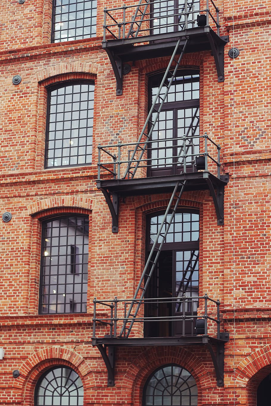 Brick building with stairs, architecture, balcony, bricks, city HD wallpaper