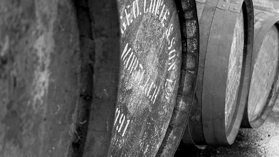 whiskey, day, close-up, wood - material, no people, focus on foreground HD wallpaper
