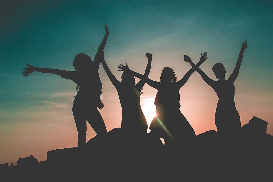 Silhouette of Four People Against Sun Background, backlit, dawn HD wallpaper