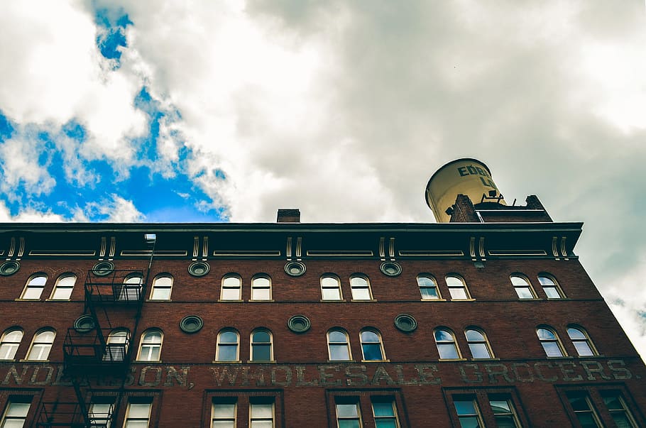 Brown Concrete Biulding, architecture, building, business, clouds HD wallpaper