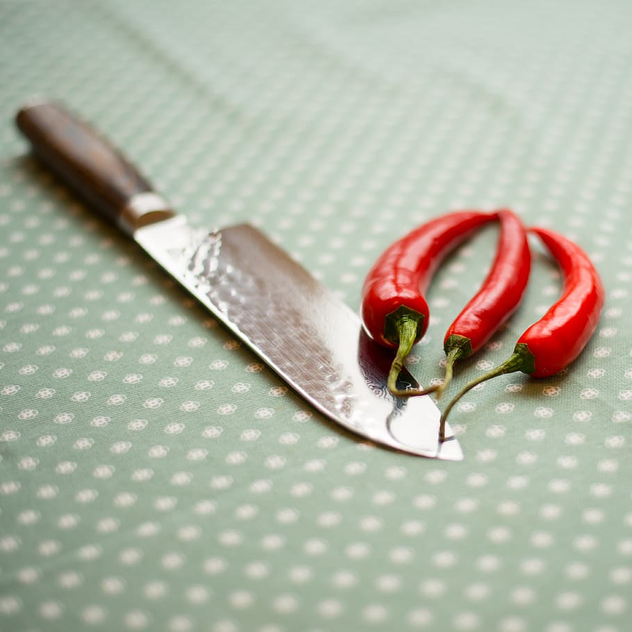 knife, table, peppers, chilli, vegetable, red, chili pepper HD wallpaper