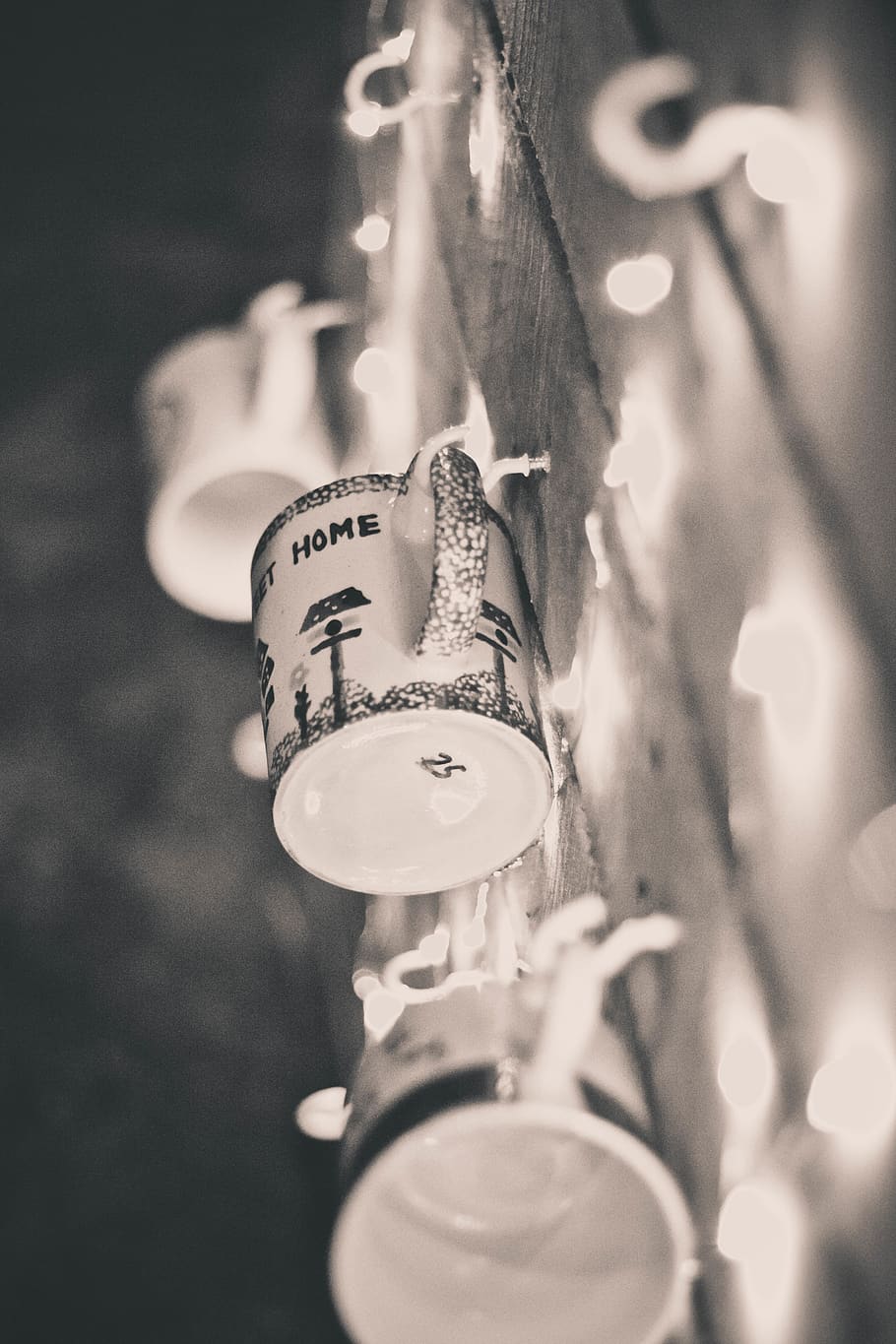 hanging, close-up, no people, selective focus, text, focus on foreground HD wallpaper